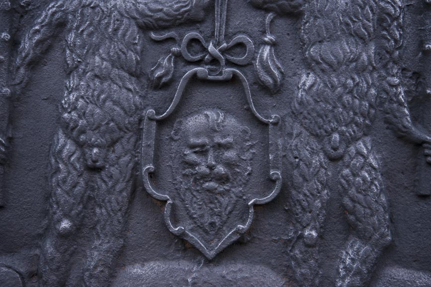 Antique fireback with two savages armed with masses Antique fireback with two savages armed with masses-5