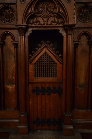 Group of four Neo-Gothic style confessionals in oak Group of four Neo-Gothic style confessionals in oak-3