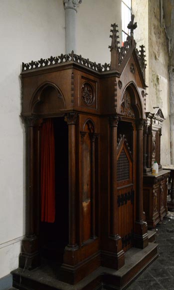 Group of four Neo-Gothic style confessionals in oak Group of four Neo-Gothic style confessionals in oak-4