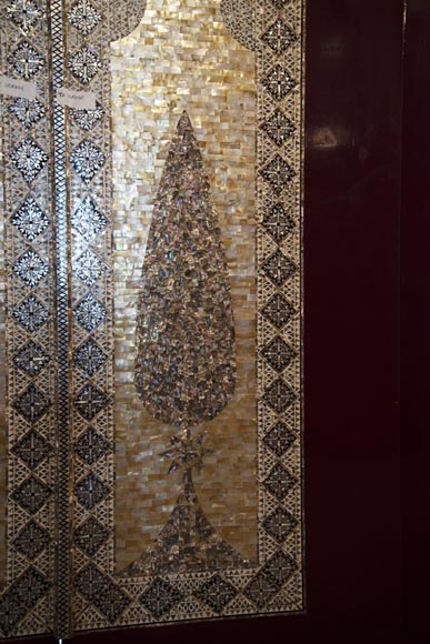 Pair of lacquered sliding double doors with orientalist mother-of-pearl decor Pair of lacquered sliding double doors with orientalist mother-of-pearl decor-5