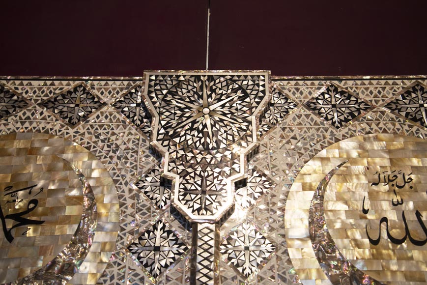 Pair of lacquered sliding double doors with orientalist mother-of-pearl decor Pair of lacquered sliding double doors with orientalist mother-of-pearl decor-7