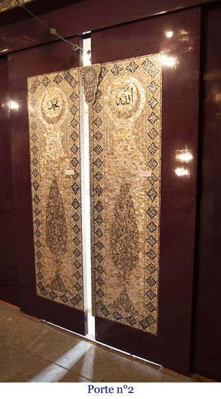 Pair of lacquered sliding double doors with orientalist mother-of-pearl decor Pair of lacquered sliding double doors with orientalist mother-of-pearl decor-11