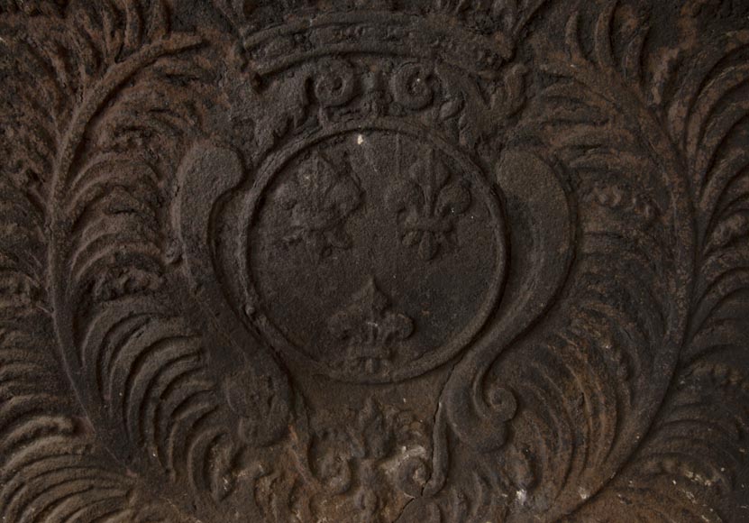 Antique fireback to the Armes de France from the 19th century Antique fireback to the Armes de France from the 19th century-2
