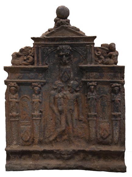 Important fireback with the coat of arms of Germain du val Important fireback with the coat of arms of Germain du val-0