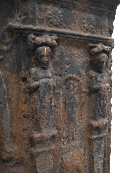 Important fireback with the coat of arms of Germain du val Important fireback with the coat of arms of Germain du val-5