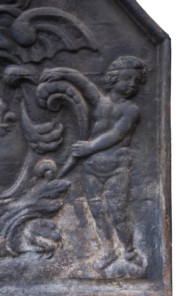 20th century fireback with French coat of arms and putti 20th century fireback with French coat of arms and putti-4