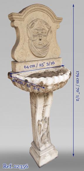 Small 19th century stone wall fountain Small 19th century stone wall fountain-5