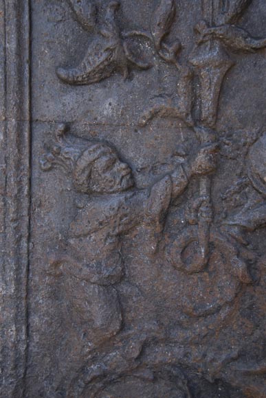 18th century fireback with chinoiserie decoration 18th century fireback with chinoiserie decoration-8