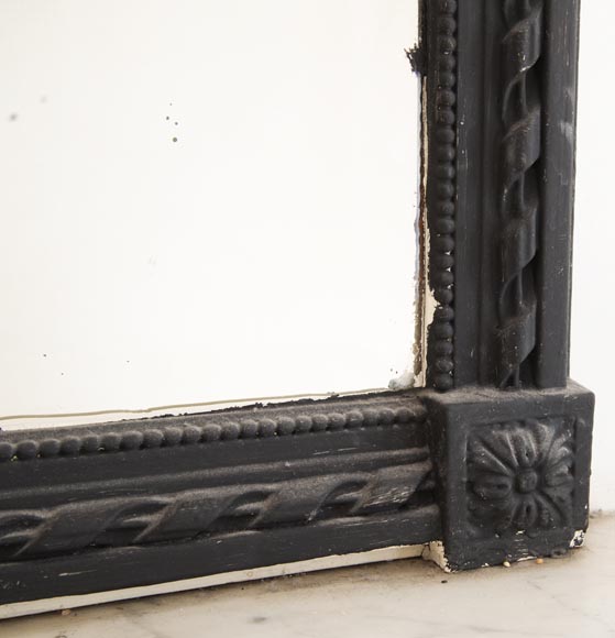 Louis XVI style trumeau carved with a beautiful crown of flowers Louis XVI style trumeau carved with a beautiful crown of flowers-4