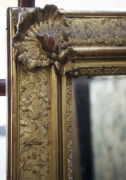Antique gilded trumeau from the Restoration period decorated with shells Antique gilded trumeau from the Restoration period decorated with shells-2