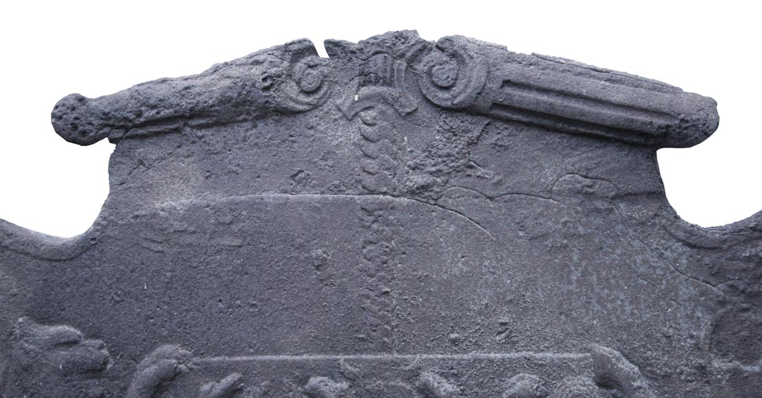 Antique fireback with lion and deer from the 17th century Antique fireback with lion and deer from the 17th century-1