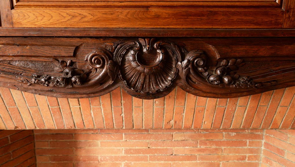 Carved oak woodwork transition style, end of the 19th century Carved oak woodwork transition style, end of the 19th century-3