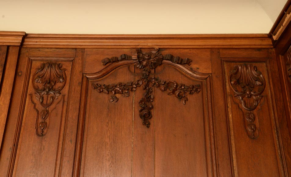 Carved oak woodwork transition style, end of the 19th century Carved oak woodwork transition style, end of the 19th century-9