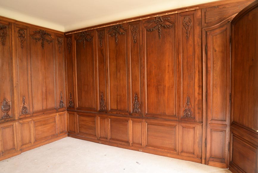 Carved oak woodwork transition style, end of the 19th century Carved oak woodwork transition style, end of the 19th century-12