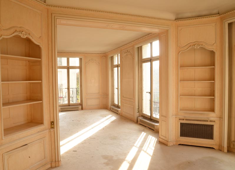 Two Louis XV style paneled rooms, end of the 19th century Two Louis XV style paneled rooms, end of the 19th century-2