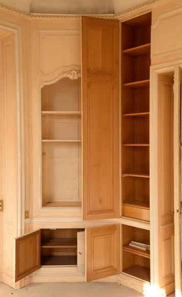 Two Louis XV style paneled rooms, end of the 19th century Two Louis XV style paneled rooms, end of the 19th century-7