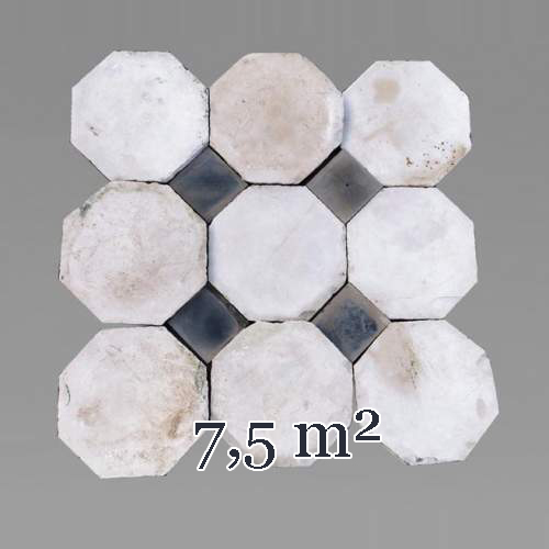 Floor composed of a set of octagonal cabochons in marble stone, around 7,5 m²