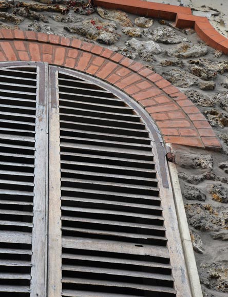 Two pairs of wooden shutters Two pairs of wooden shutters -2