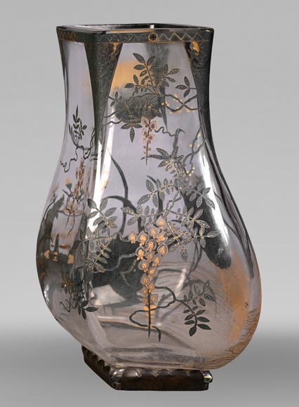 The Escalier de Cristal, a baluster vase on a bronze stand and a pair of bamboo vases in Japonesque crystal The Escalier de Cristal, a baluster vase on a bronze stand and a pair of bamboo vases in Japonesque crystal-4