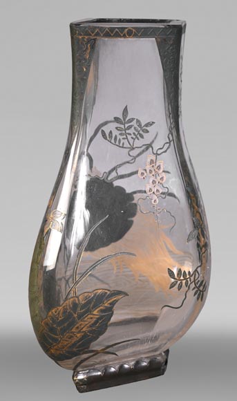 The Escalier de Cristal, a baluster vase on a bronze stand and a pair of bamboo vases in Japonesque crystal The Escalier de Cristal, a baluster vase on a bronze stand and a pair of bamboo vases in Japonesque crystal-5
