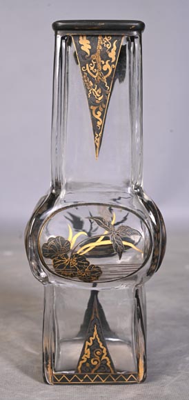 The Escalier de Cristal, a baluster vase on a bronze stand and a pair of bamboo vases in Japonesque crystal The Escalier de Cristal, a baluster vase on a bronze stand and a pair of bamboo vases in Japonesque crystal-23