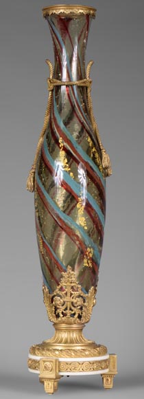 Ernest LEVEILLE - Exceptional cracked glass vase with polychrome and gilt insert decor on a gilt bronze mount, circa1890 Ernest LEVEILLE - Exceptional cracked glass vase with polychrome and gilt insert decor on a gilt bronze mount, circa1890-3