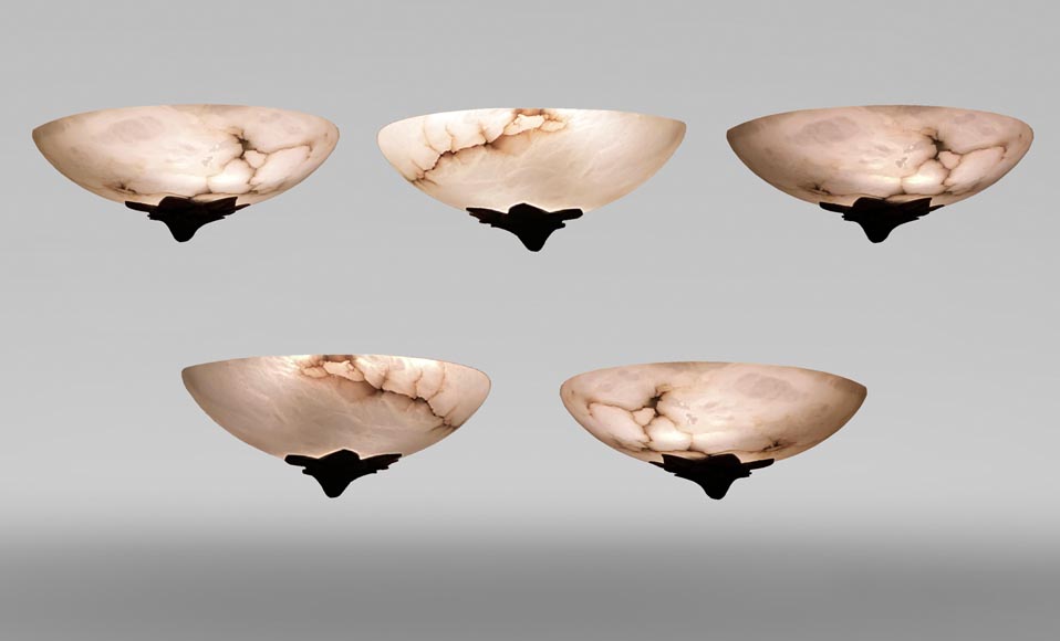 Albert CHEURET (1884 - 1966) (in the taste of), set of 5 alabaster and patinated bronze wall sconces, late 20th century Albert CHEURET (1884 - 1966) (in the taste of), set of 5 alabaster and patinated bronze wall sconces, late 20th century-0