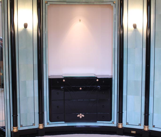 Emilio Terry (1890 -1869) (in the taste of) Round piece with shagreen wallpaper, late 20th century Emilio Terry (1890 -1869) (in the taste of) Round piece with shagreen wallpaper, late 20th century-3