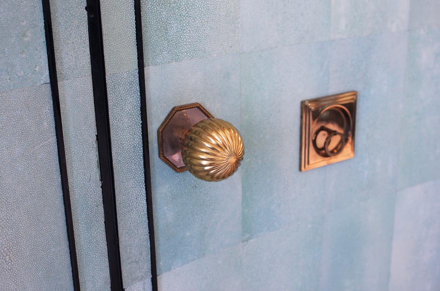 Emilio Terry (1890 -1869) (in the taste of) Round piece with shagreen wallpaper, late 20th century Emilio Terry (1890 -1869) (in the taste of) Round piece with shagreen wallpaper, late 20th century-11