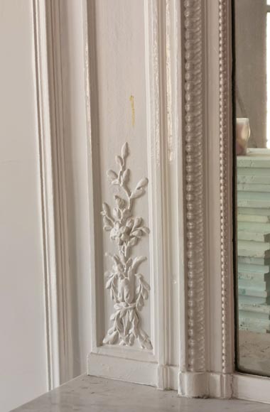 Louis XVI style overmantel in painted wood and stucco with flowers garlands Louis XVI style overmantel in painted wood and stucco with flowers garlands-6