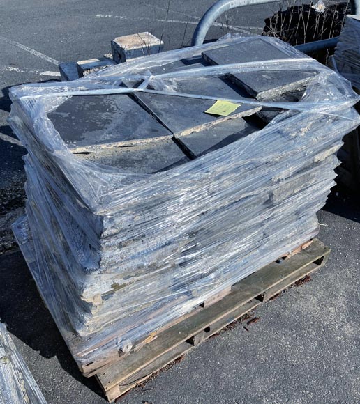 Large 280m² set of black stone tiles from Soignies, 19th century Large 280m² set of black stone tiles from Soignies, 19th century-12