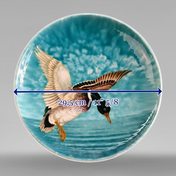 Théodore DECK (1823-1891), Earthenware dish with a flying mallard Théodore DECK (1823-1891), Earthenware dish with a flying mallard-7