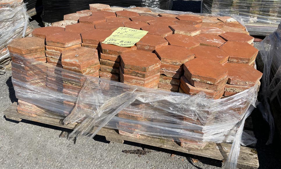 Lot of around 10.5 m² of antique hexagonal terracotta tiles, 19th century Lot of around 10.5 m² of antique hexagonal terracotta tiles, 19th century-4
