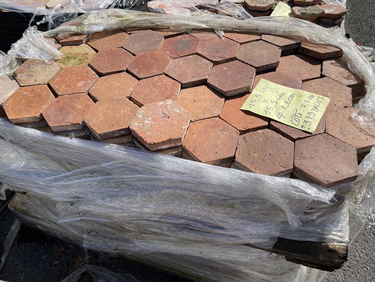 Lot of 5 m² of antique hexagonal terracotta tiles, 19th century Lot of 5 m² of antique hexagonal terracotta tiles, 19th century-5