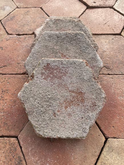 Lot of 16 m² of antique hexagonal terracotta tiles, end of the 18th century Lot of 16 m² of antique hexagonal terracotta tiles, end of the 18th century-1