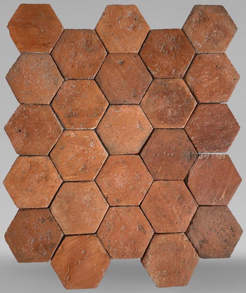 Lot of 8.5 m² of antique hexagonal terracotta tiles from the Tuileries de Perrusson, Charente, end of the 19th century Lot of 8.5 m² of antique hexagonal terracotta tiles from the Tuileries de Perrusson, Charente, end of the 19th century-0