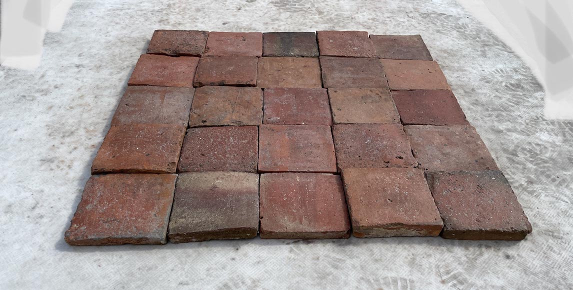 Set of around 19 m² of terracotta floor tiles in square shape Set of around 19 m² of terracotta floor tiles in square shape-1