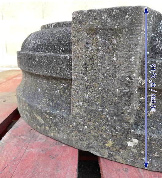 Round stone planter adorned with four projections Round stone planter adorned with four projections-3