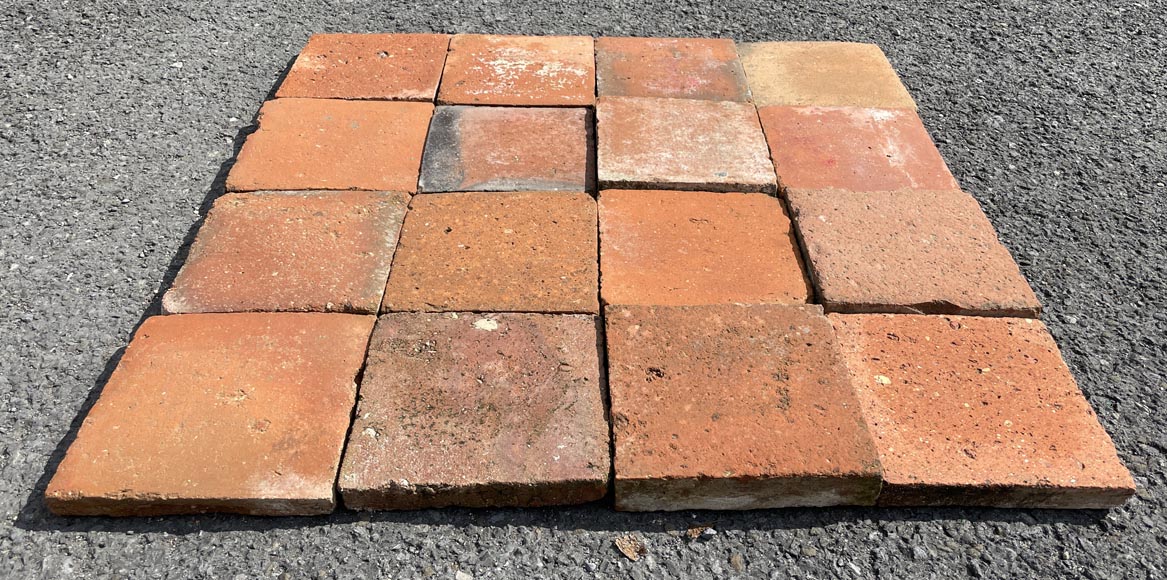 Set of around 8 m² of terracotta floor tiles in square shape Set of around 8 m² of terracotta floor tiles in square shape-1