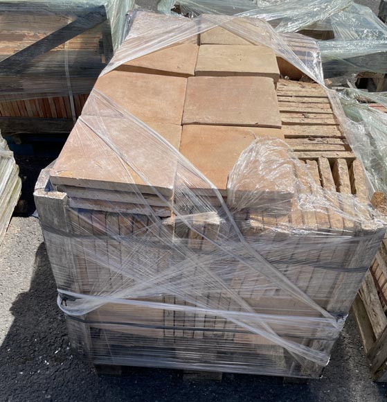 Set of 13,5 m² of terracotta floor tiles in square shape Set of 13,5 m² of terracotta floor tiles in square shape-4
