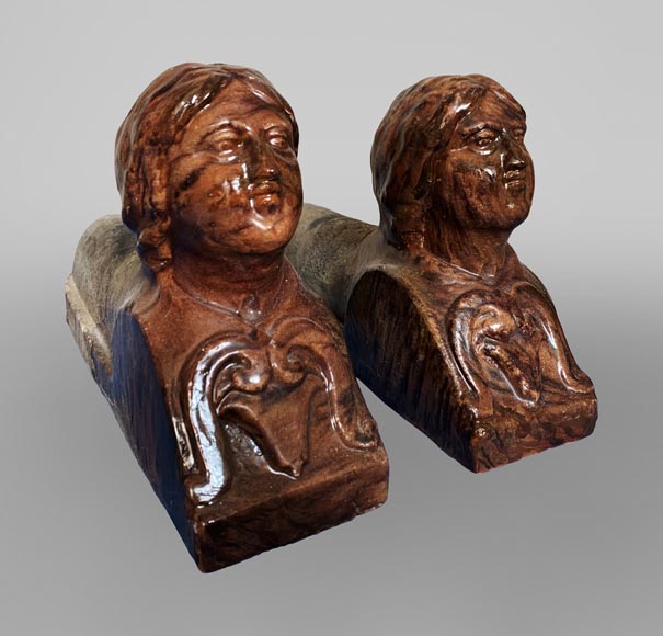 Surprising pair of varnished earth depicting a woman bust, North Italy, circa 1850 Surprising pair of varnished earth depicting a woman bust, North Italy, circa 1850-1