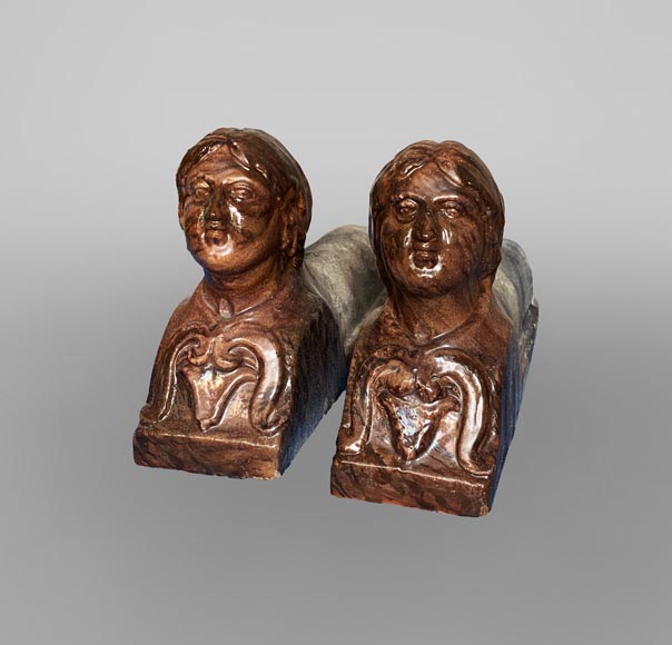 Surprising pair of varnished earth depicting a woman bust, North Italy, circa 1850 Surprising pair of varnished earth depicting a woman bust, North Italy, circa 1850-4