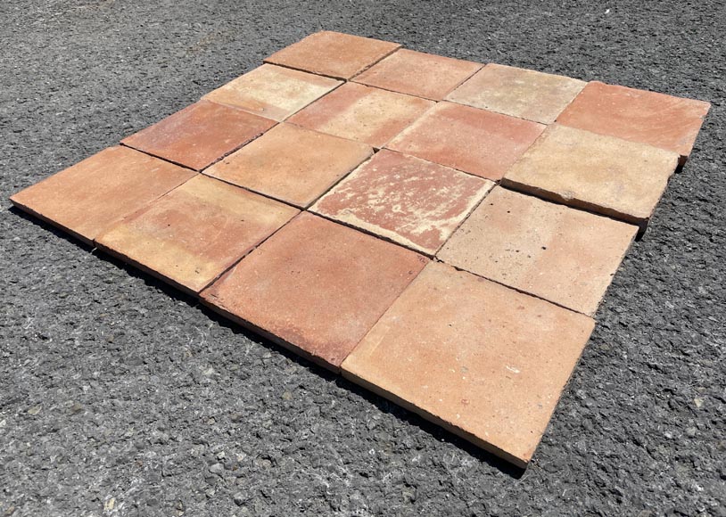 Set of around 25 m² of terracotta floor tiles in square shape Set of around 25 m² of terracotta floor tiles in square shape-1