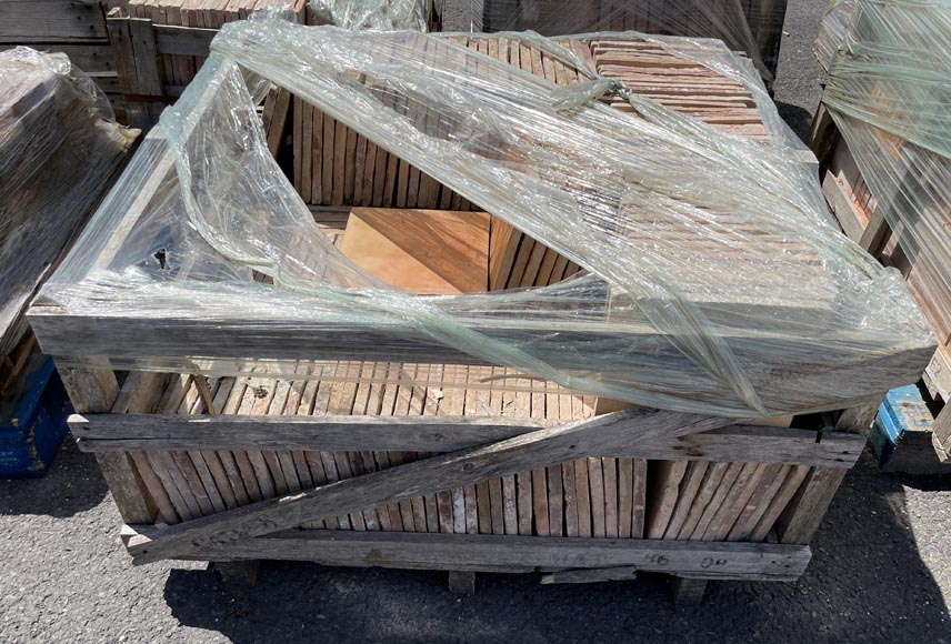 Set of around 19 m² of terracotta floor tiles in square shape Set of around 19 m² of terracotta floor tiles in square shape-4