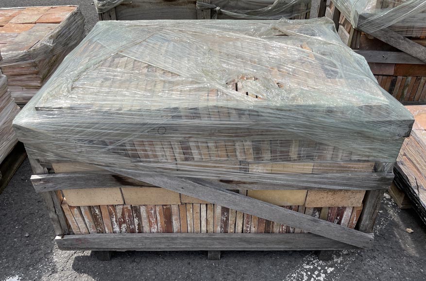 Set of around 15 m² of terracotta floor tiles in square shape Set of around 15 m² of terracotta floor tiles in square shape-5