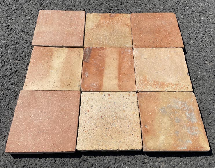 Set of around 13,5 m² of terracotta floor tiles in square shape Set of around 13,5 m² of terracotta floor tiles in square shape-1