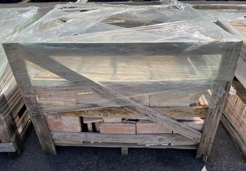 Set of around 13,5 m² of terracotta floor tiles in square shape Set of around 13,5 m² of terracotta floor tiles in square shape-5