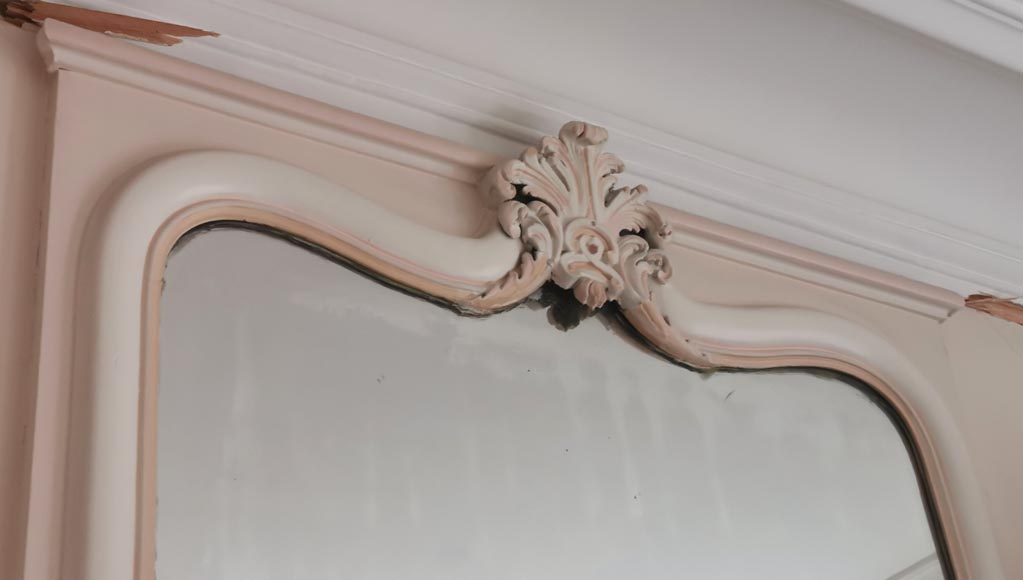 Large Louis XV style trumeau with decoration of acanthus leaves shaped as a shell Large Louis XV style trumeau with decoration of acanthus leaves shaped as a shell-2