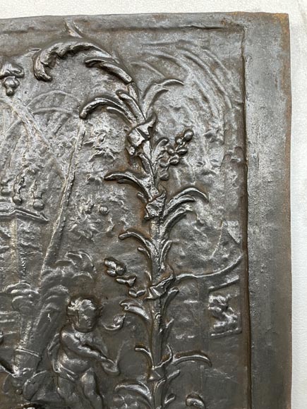 Antique fireback décorated with putti and a cannon, 19th century Antique fireback décorated with putti and a cannon, 19th century-3