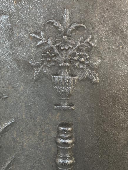 Antique fireback with Hercules columns and laurel branch Antique fireback with Hercules columns and laurel branch-3